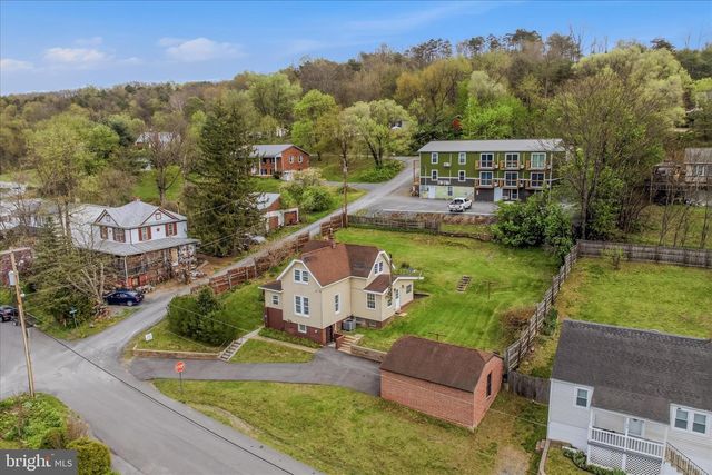 151 S LAUREL AVE, Berkeley Springs, WV 25411
