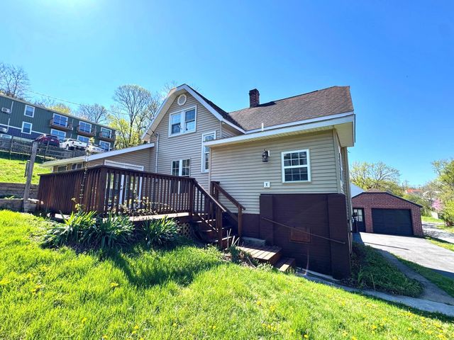 151 S LAUREL AVE, Berkeley Springs, WV 25411