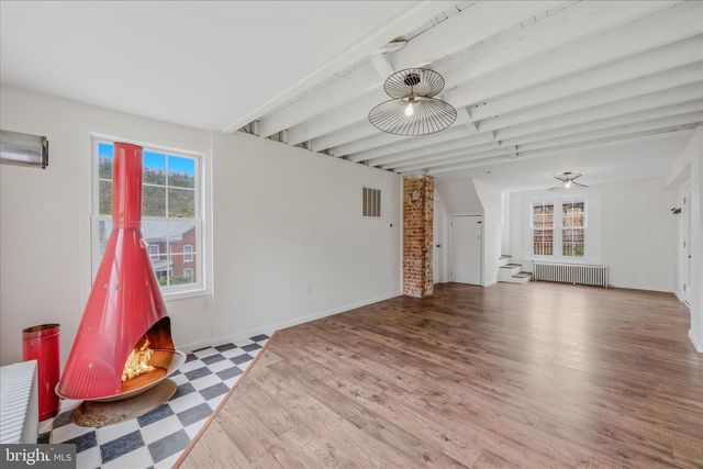 151 S LAUREL AVE, Berkeley Springs, WV 25411