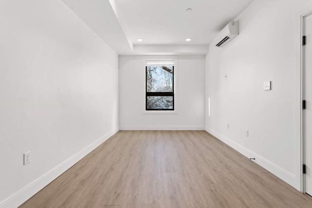 1137 Washington 5, Boston, MA 02124