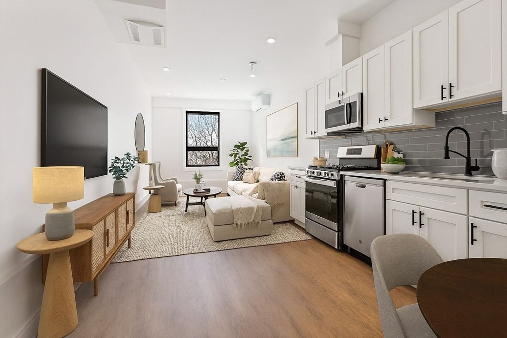 1137 Washington 5, Boston, MA 02124