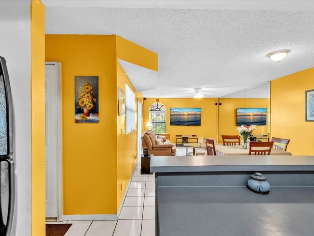 3975 Village Drive B, Delray Beach, FL 33445