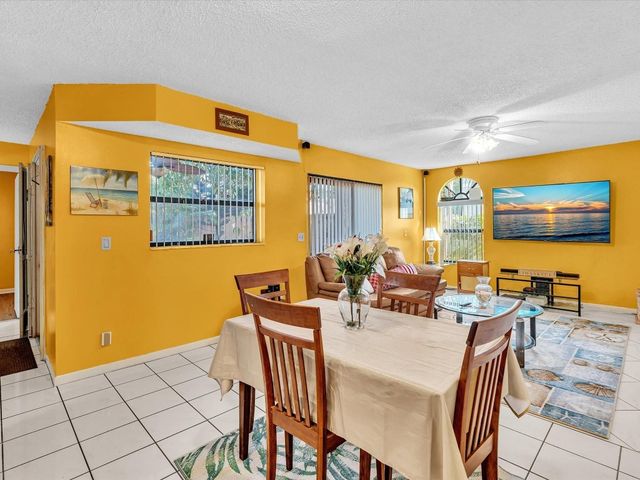 3975 Village Drive B, Delray Beach, FL 33445