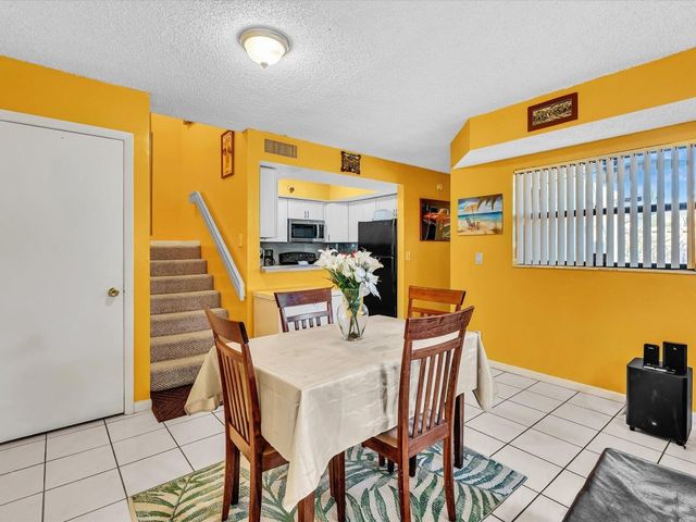 3975 Village Drive B, Delray Beach, FL 33445