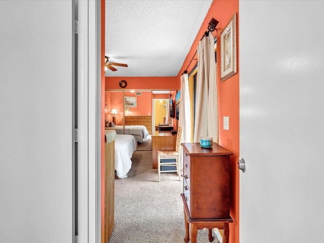 3975 Village Drive B, Delray Beach, FL 33445