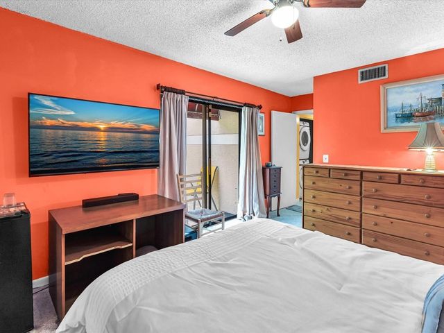 3975 Village Drive B, Delray Beach, FL 33445