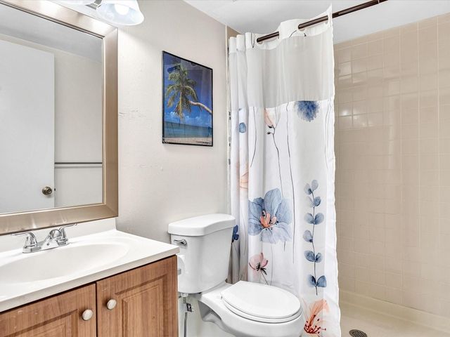 3975 Village Drive B, Delray Beach, FL 33445