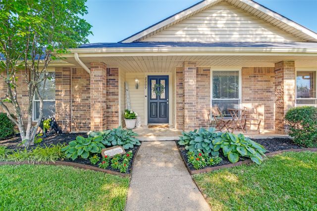 2309 Woodrow Way, Rowlett, TX 75088