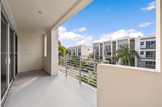 1034 NE 18th Ave 205, Fort Lauderdale, FL 33304