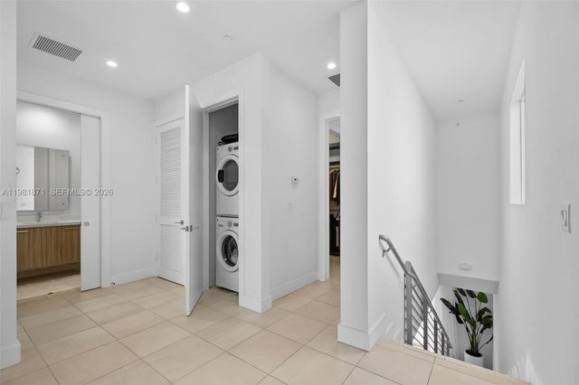 1034 NE 18th Ave 205, Fort Lauderdale, FL 33304