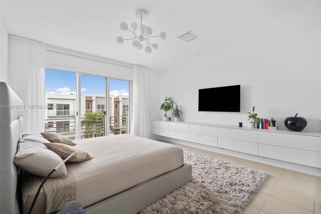 1034 NE 18th Ave 205, Fort Lauderdale, FL 33304