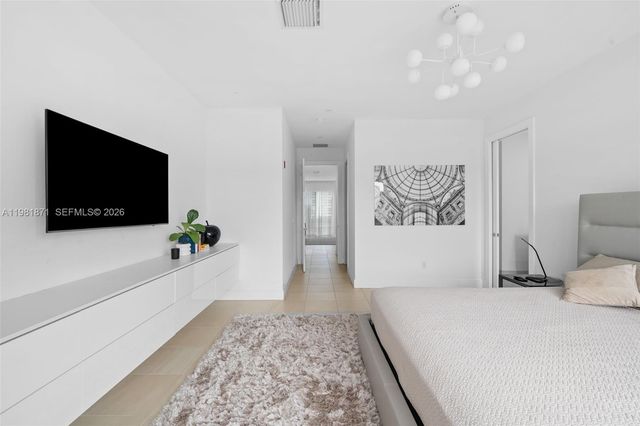 1034 NE 18th Ave 205, Fort Lauderdale, FL 33304