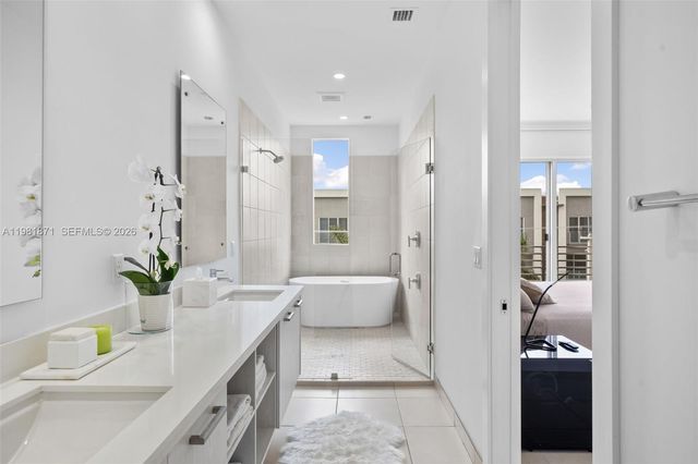 1034 NE 18th Ave 205, Fort Lauderdale, FL 33304