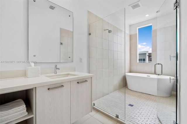 1034 NE 18th Ave 205, Fort Lauderdale, FL 33304