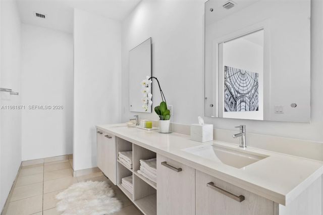 1034 NE 18th Ave 205, Fort Lauderdale, FL 33304