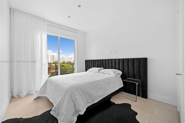 1034 NE 18th Ave 205, Fort Lauderdale, FL 33304