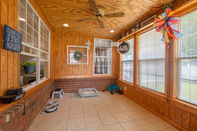 105 COUNTRYWOOD LN LN S, Oakland, TN 38060