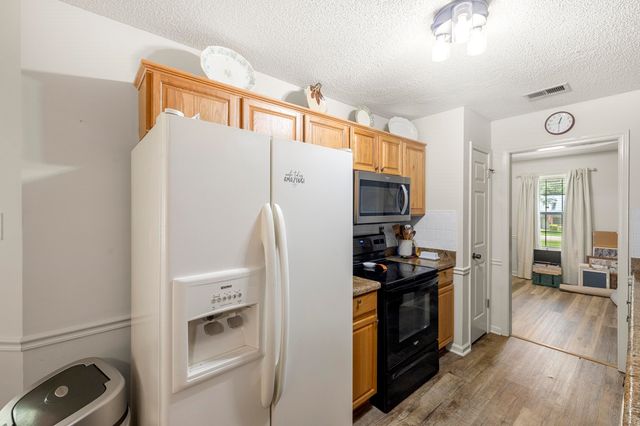 105 COUNTRYWOOD LN LN S, Oakland, TN 38060