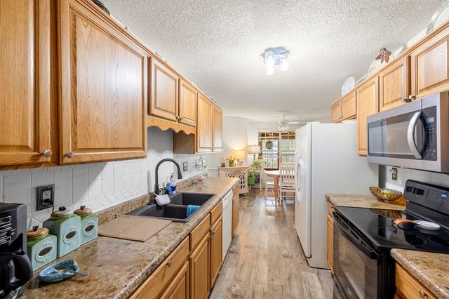 105 COUNTRYWOOD LN LN S, Oakland, TN 38060