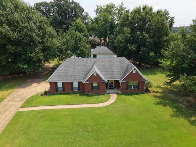 105 COUNTRYWOOD LN LN S, Oakland, TN 38060