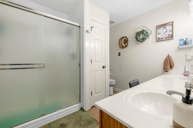 105 COUNTRYWOOD LN LN S, Oakland, TN 38060