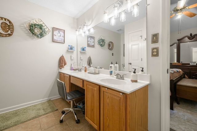 105 COUNTRYWOOD LN LN S, Oakland, TN 38060