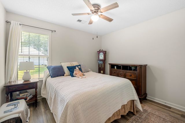 105 COUNTRYWOOD LN LN S, Oakland, TN 38060