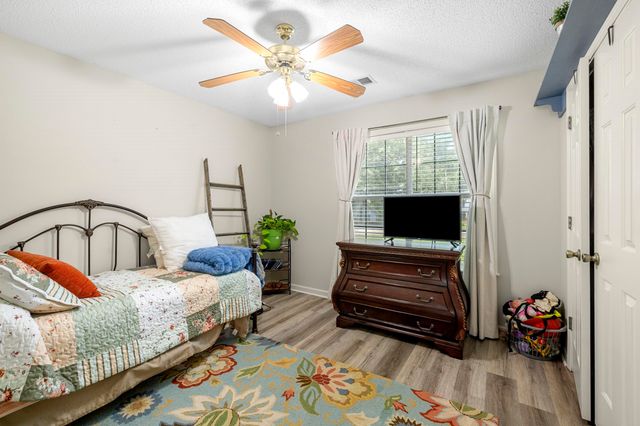 105 COUNTRYWOOD LN LN S, Oakland, TN 38060