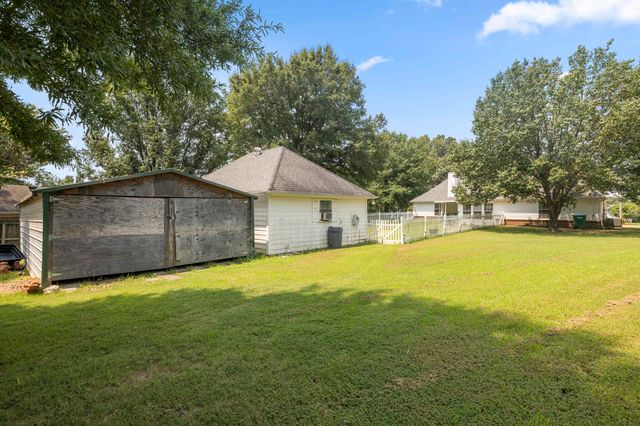 105 COUNTRYWOOD LN LN S, Oakland, TN 38060