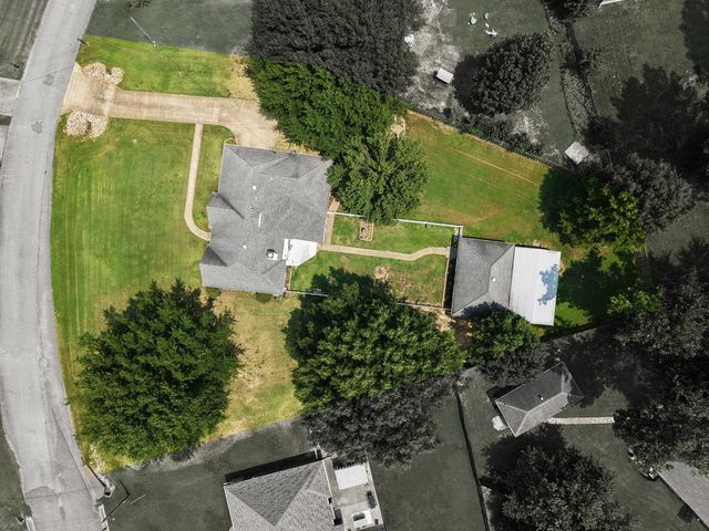 105 COUNTRYWOOD LN LN S, Oakland, TN 38060