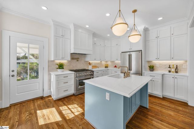 100 Overbrook Circle, Greenville, SC 29607