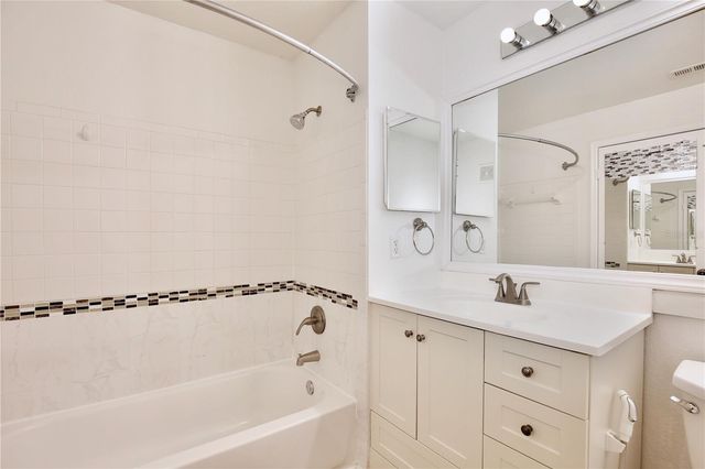 8825 LATREC AVENUE 6201, Orlando, FL 32819