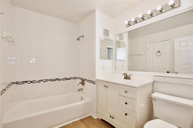 8825 LATREC AVENUE 6201, Orlando, FL 32819