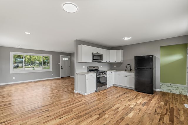 20 Elm Avenue, Hobart, IN 46342
