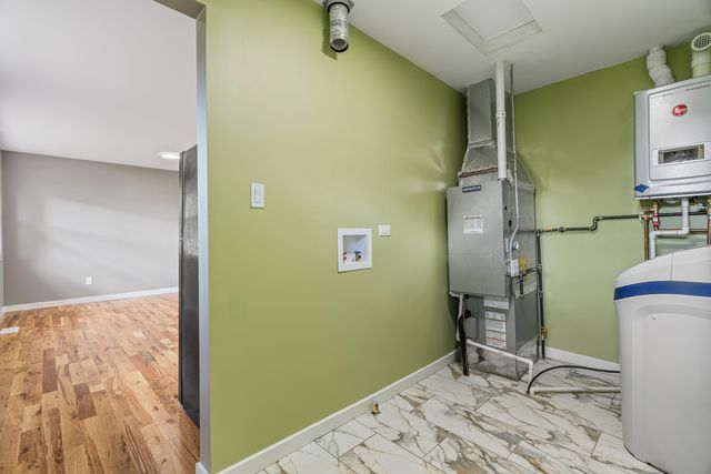 20 Elm Avenue, Hobart, IN 46342