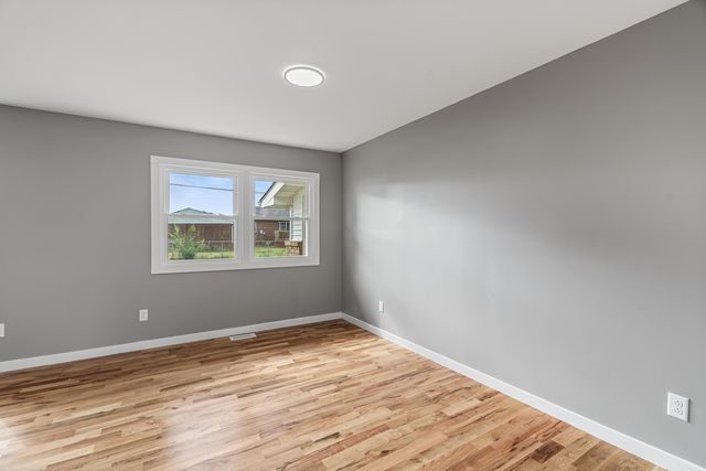 20 Elm Avenue, Hobart, IN 46342