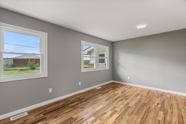 20 Elm Avenue, Hobart, IN 46342