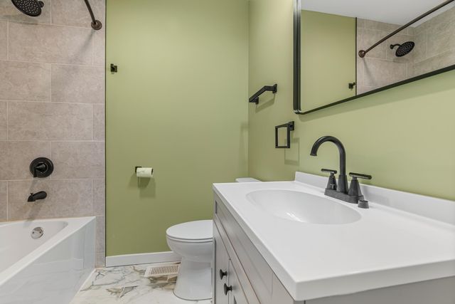 20 Elm Avenue, Hobart, IN 46342