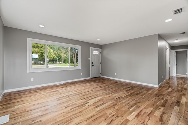 20 Elm Avenue, Hobart, IN 46342