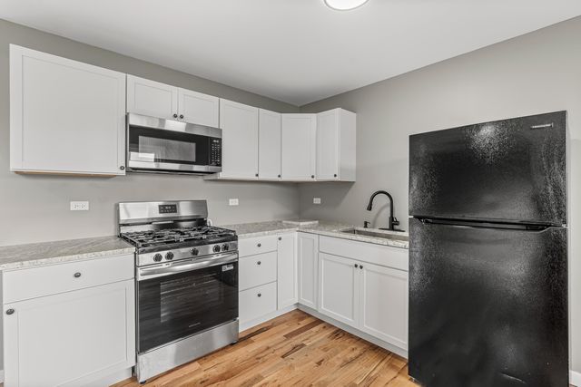 20 Elm Avenue, Hobart, IN 46342