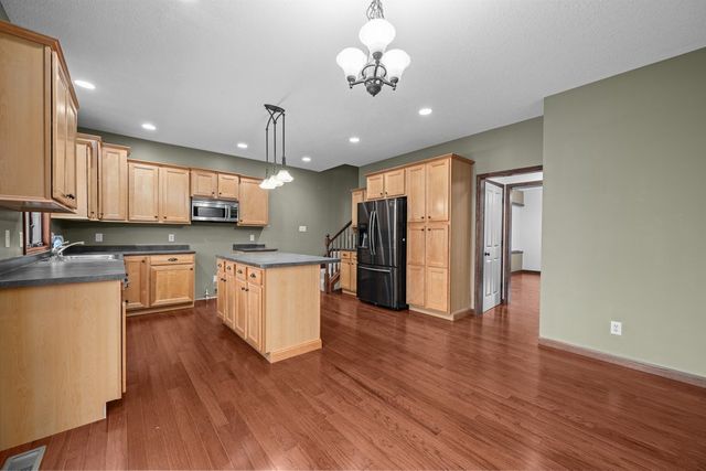 1338 W 61st Street, Davenport, IA 52806