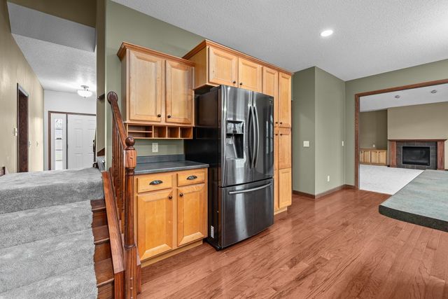 1338 W 61st Street, Davenport, IA 52806