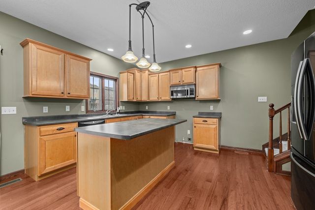 1338 W 61st Street, Davenport, IA 52806