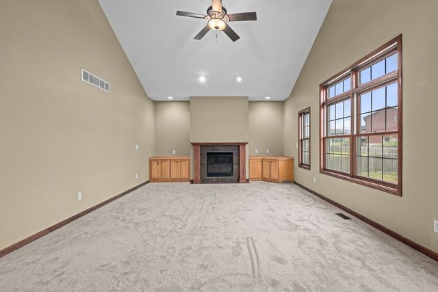 1338 W 61st Street, Davenport, IA 52806