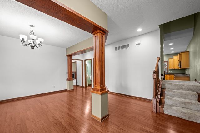 1338 W 61st Street, Davenport, IA 52806