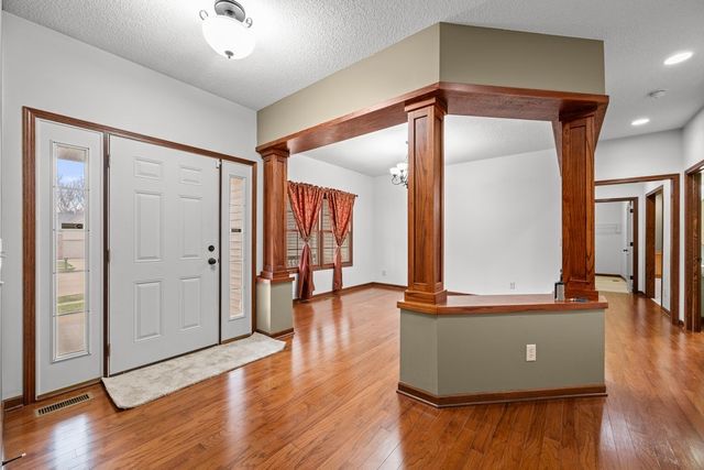 1338 W 61st Street, Davenport, IA 52806