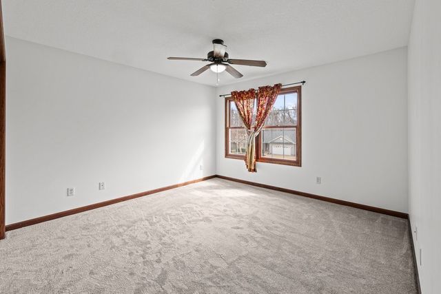 1338 W 61st Street, Davenport, IA 52806