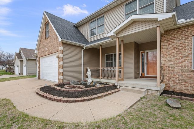 1338 W 61st Street, Davenport, IA 52806