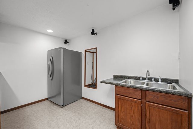 1338 W 61st Street, Davenport, IA 52806