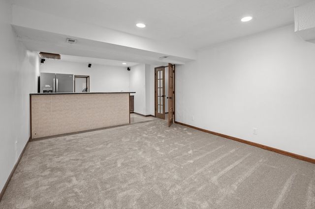 1338 W 61st Street, Davenport, IA 52806